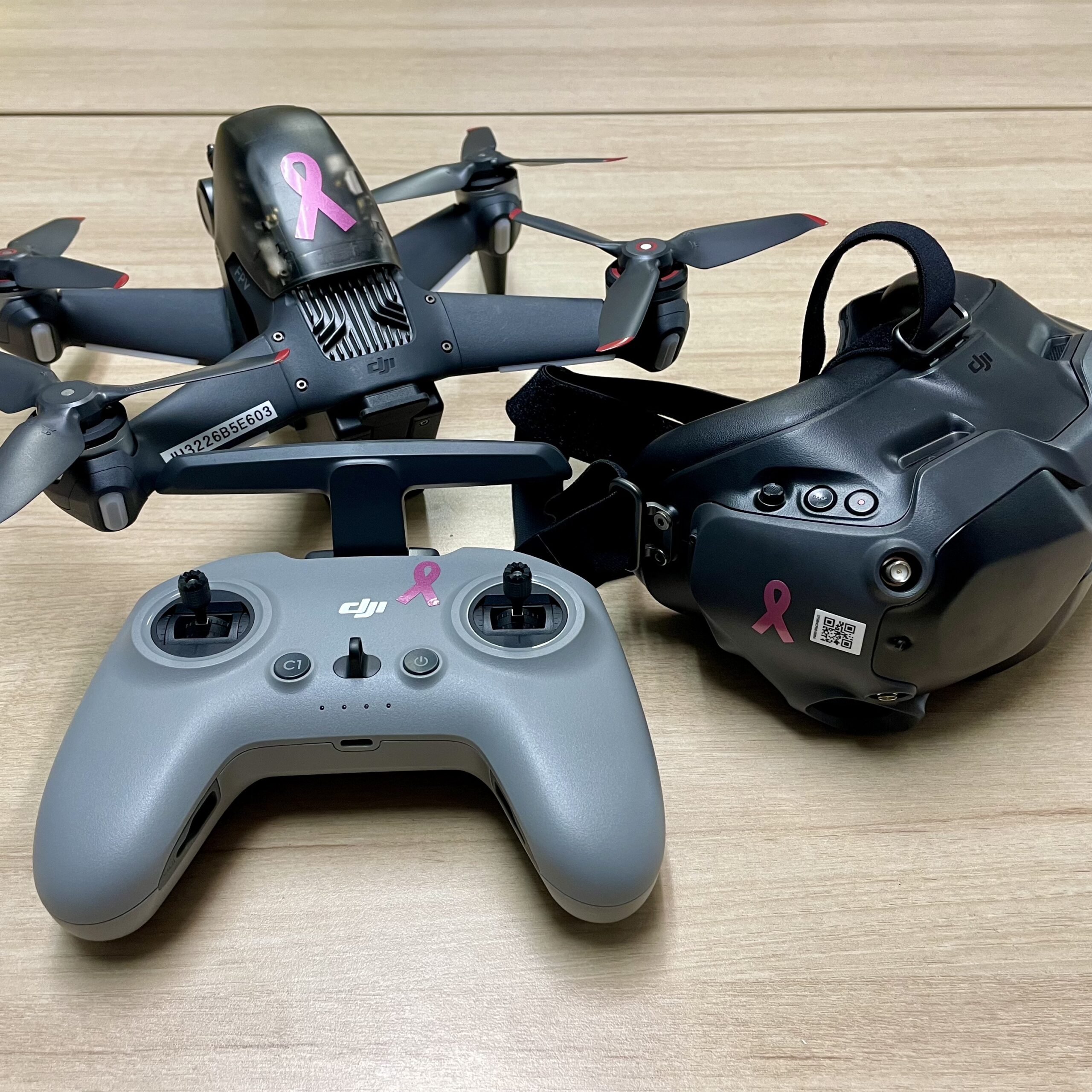 ピンクカラーを取り入れたドローンの写真2